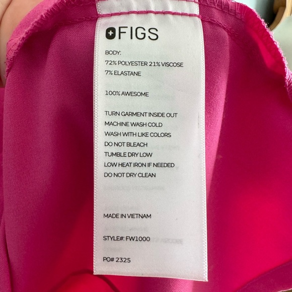 FIGS Pink Catarina Scrub Top berry color - Picture 3 of 3